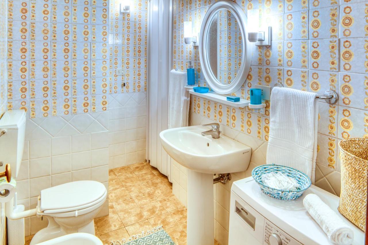 Studio Livia Levanto Luaran gambar